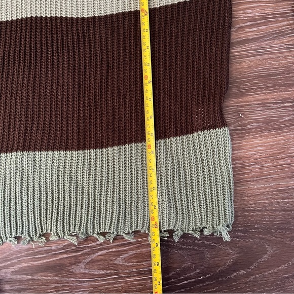 SIMPLY SOUTHERN Distressed OD Green Color-block Size Small Knit Sweater NWT - Picture 5 of 7